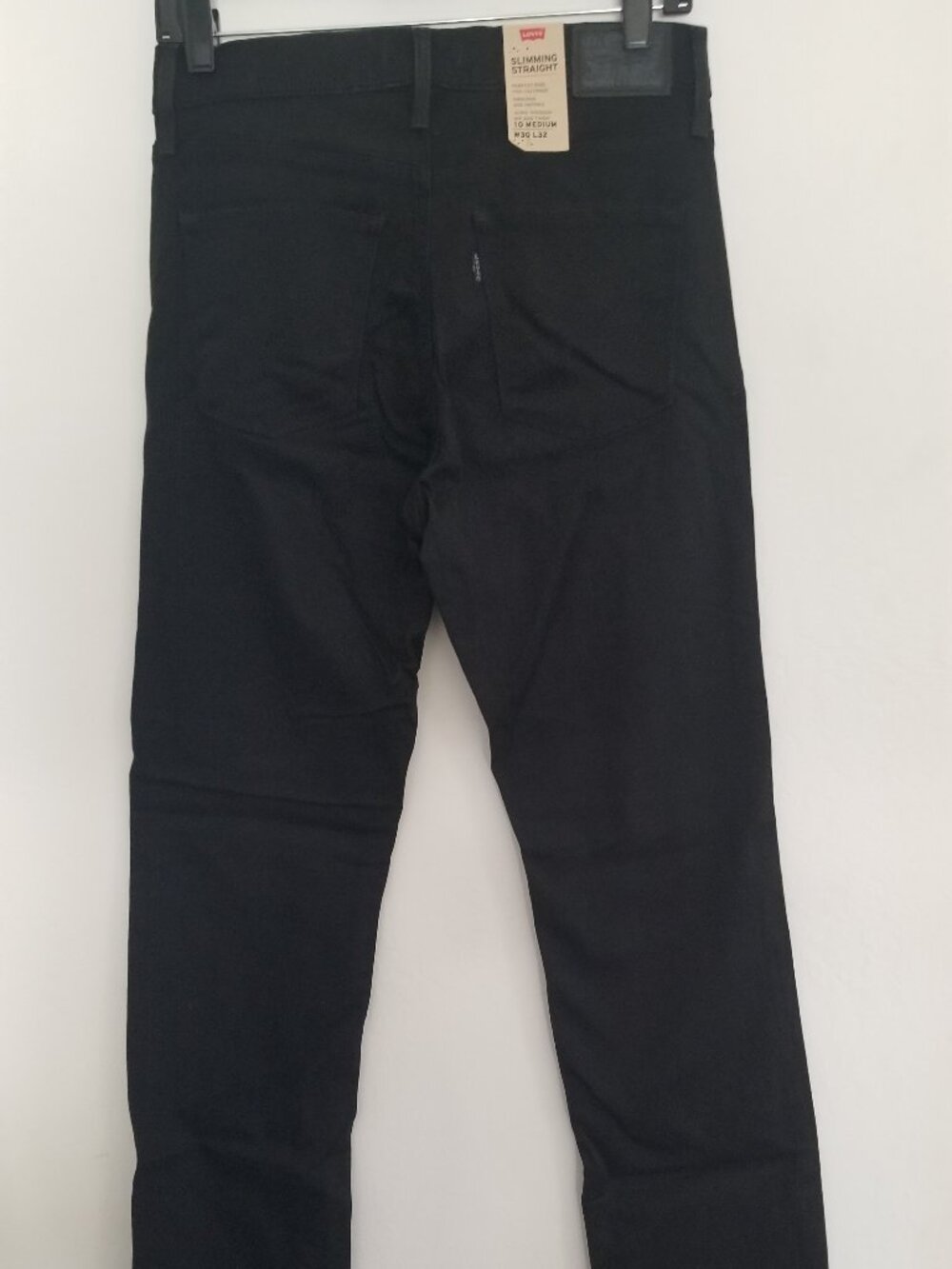 Levi’s Jeans 284010006 Slimming Straight Brand New with Tags Color Black